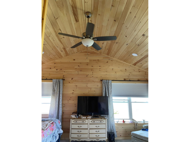 Wood angular ceiling